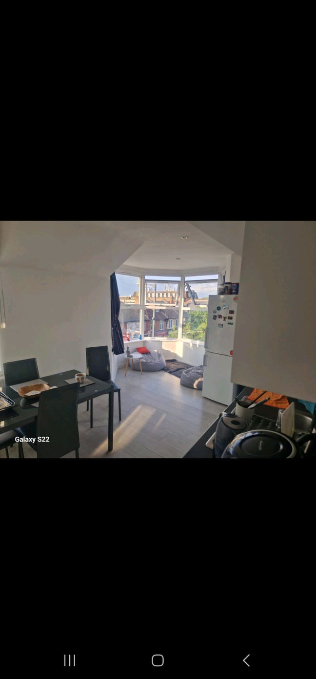 Double room with private bathroom at East Sheen Main Photo