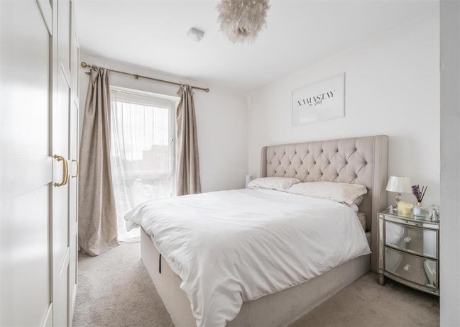 1 double room available with own bathroom Main Photo