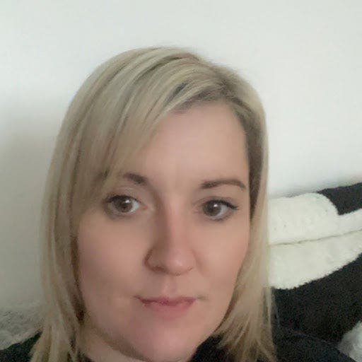 41 year old Female seeks a double room Main Photo