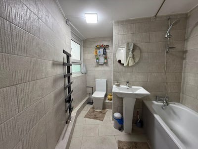 2Bedroom+Living RM+Parking@ Manor Park Main Photo