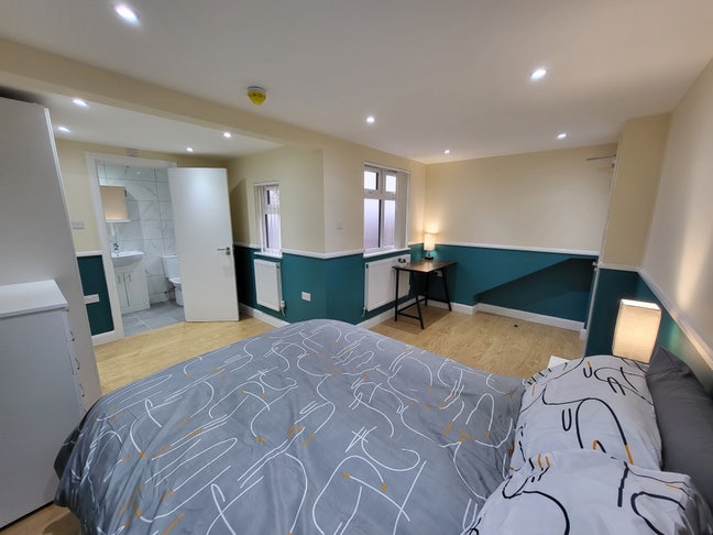 Luxurious house 10mins walk from Watford Junction Main Photo