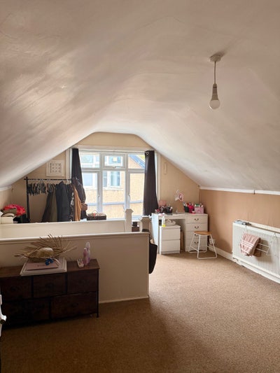 Spacious db room in 3bed -all bills included Main Photo