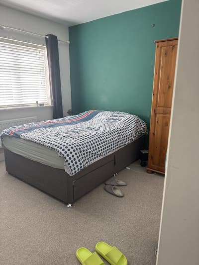Lg Double Room with Bathroom Shared with One Other Main Photo