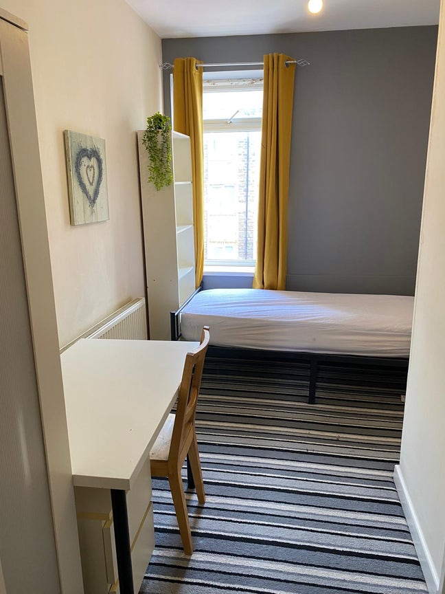 Single Room with Own Bathroom Main Photo