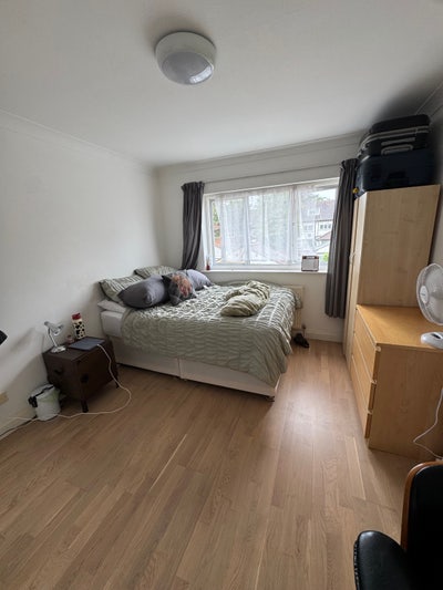 Double Room Available in Friendly Shared House Main Photo