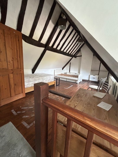 Extra large double room in a shared house  Main Photo