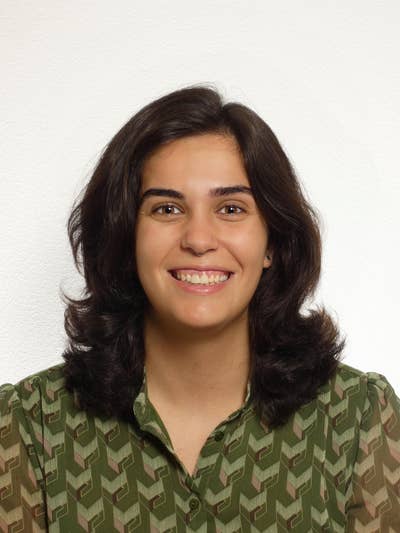 I am a 27 years-old professional female  movi... Main Photo