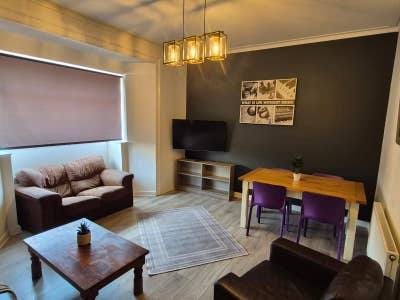 En Suite Double Bedroom in 6 Bedroom Proerty  Main Photo