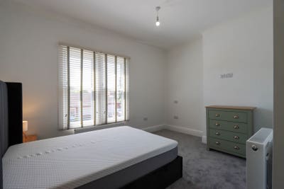Modern Ensuite Room | Bills Included Main Photo