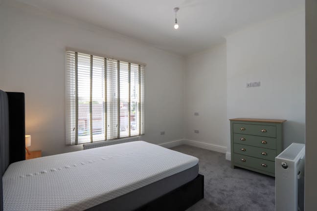 Modern Ensuite Room | Bills Included Main Photo