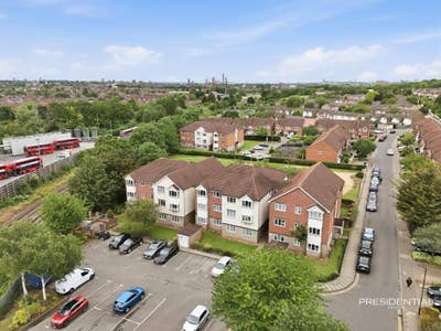 1 bed Centrally located flat in Cricklewood Main Photo
