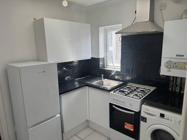 Bedroom Flat Available to Rent &pound;1150 Pcm  Main Photo