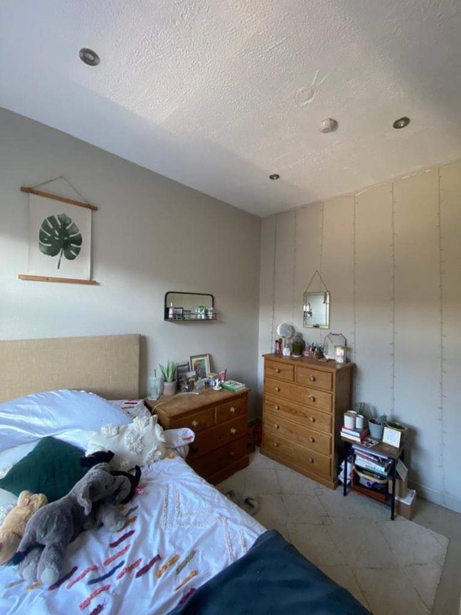 Double room in a 2 bed terraced house Main Photo