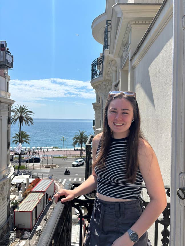 Looking for female student flat/flatmates Main Photo