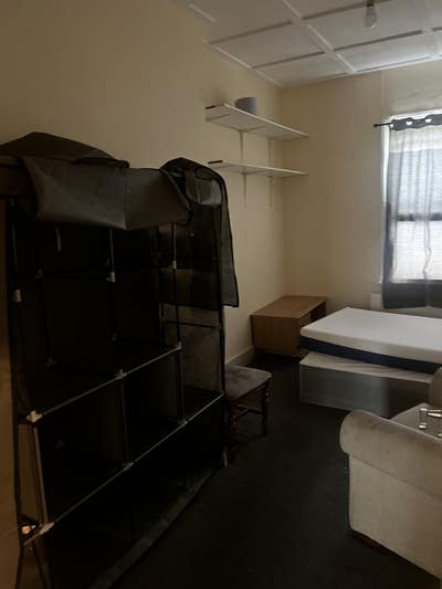 1 DBL BED in Shepherds bush  Main Photo