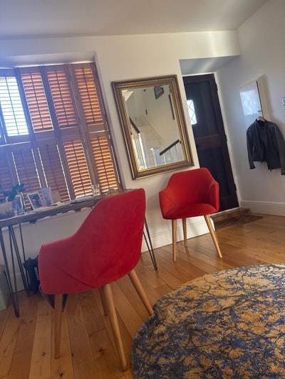 For Professional Female Double Room Main Photo