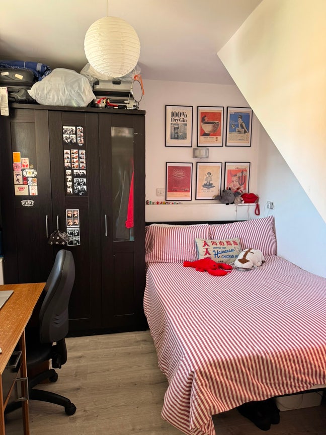 Bright Double Room in East London Maisonette 🪩  Main Photo