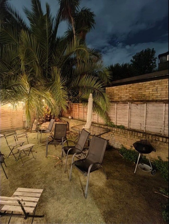 Lovely Double room in sociable house! Main Photo