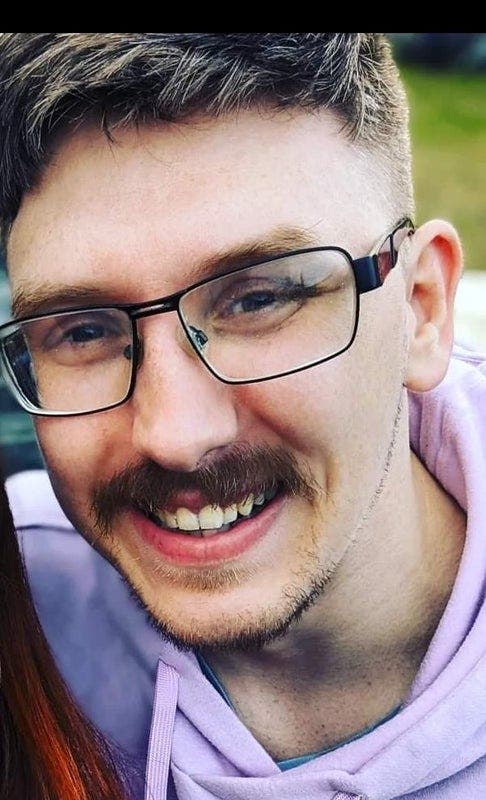 Professional Male seeks a single or double room Main Photo