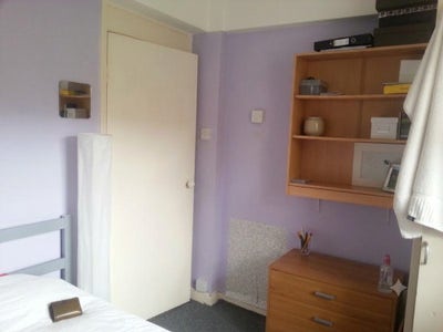 Single room with double bed in Zone 1 Main Photo
