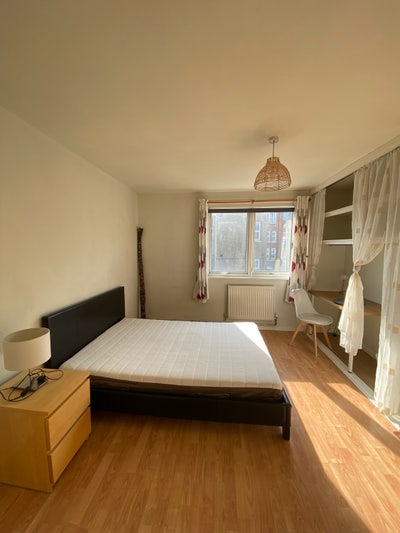 Large & Bright Double Room | Bow | 2 mins to DLR Main Photo