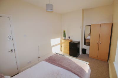 Single Room Available | All Inclusive Bills | Main Photo
