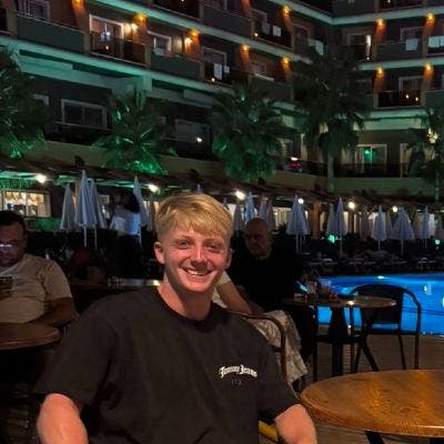 22 year old from Scotland  Main Photo