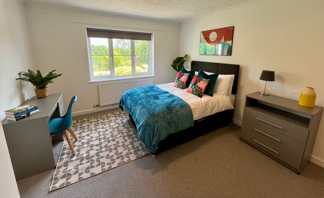 Accommodation near Musgrove Hospital with parking Main Photo