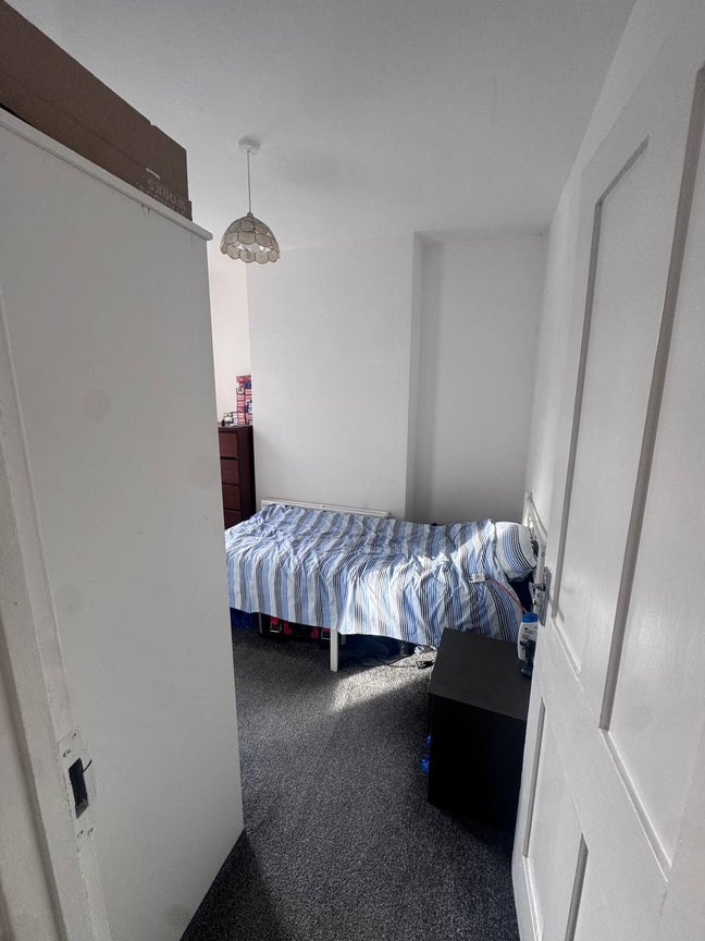 Double Room to Rent in Stratford – &pound;650/month Main Photo
