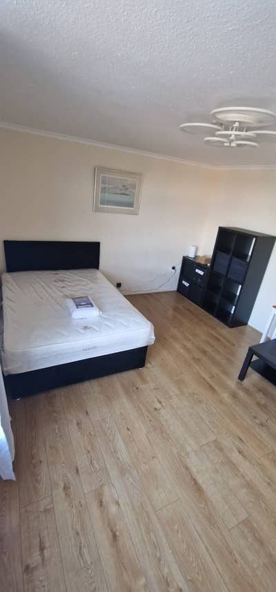 Very nice double rooms available in Roehampton  Main Photo