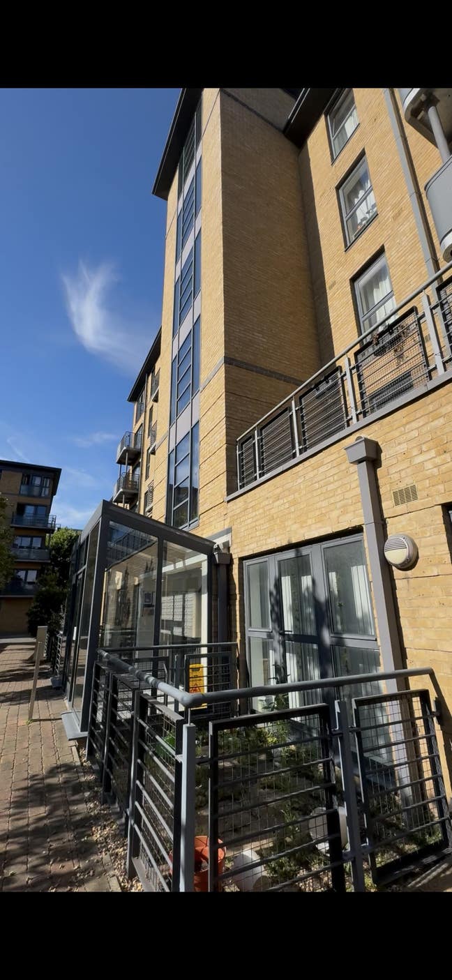 Luxury top floor Apartment London Bridge ensuite Main Photo