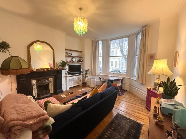 New flatmate needed! Main Photo