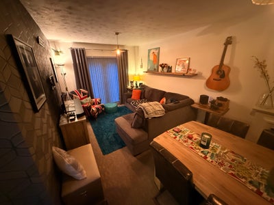Room to let, 10 min walk from the town centre.  Main Photo