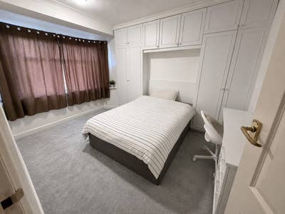 Luxury Master Double Room to let - Ilford IG2 6TF Main Photo