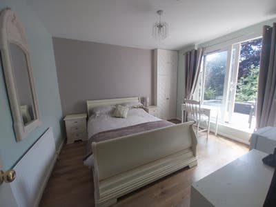 Large double room with own large roof terrace. Main Photo