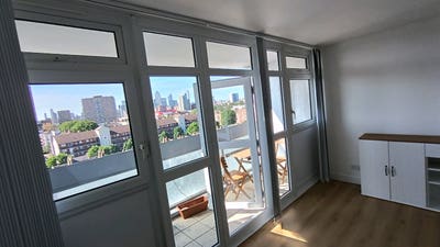 1 double available in 2 bed flat Main Photo