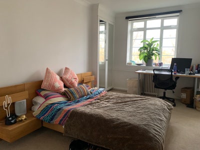 Sunny ensuite room Main Photo