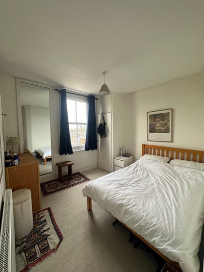 Double room in Queen’s Club Gardens Main Photo