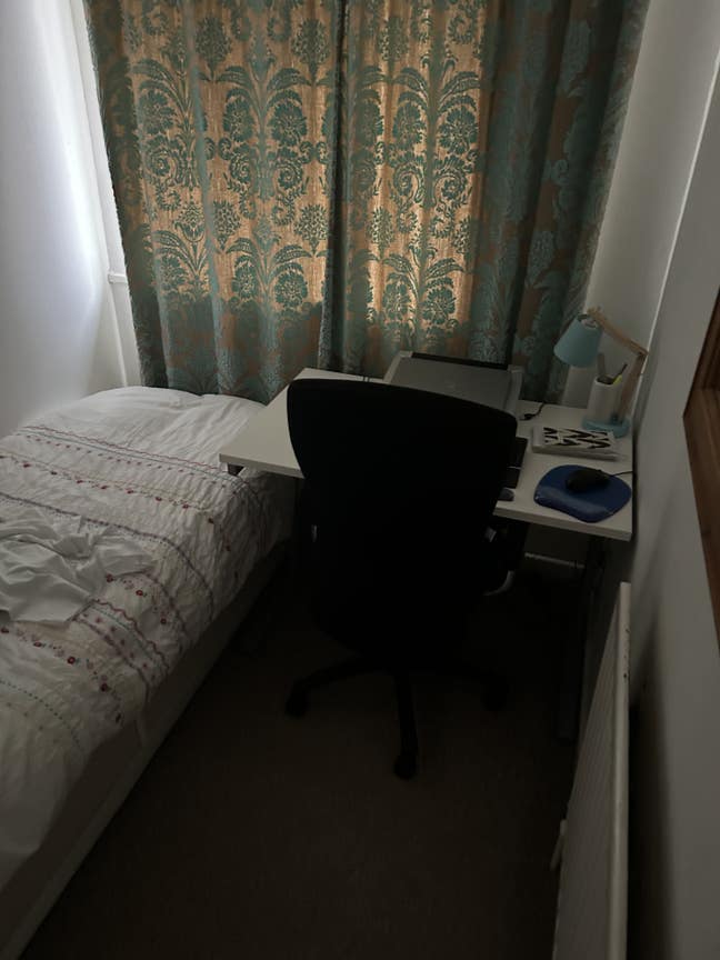 Single room in shared house Main Photo