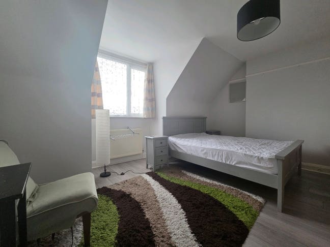 Double room for rent in Ruislip Manor Main Photo