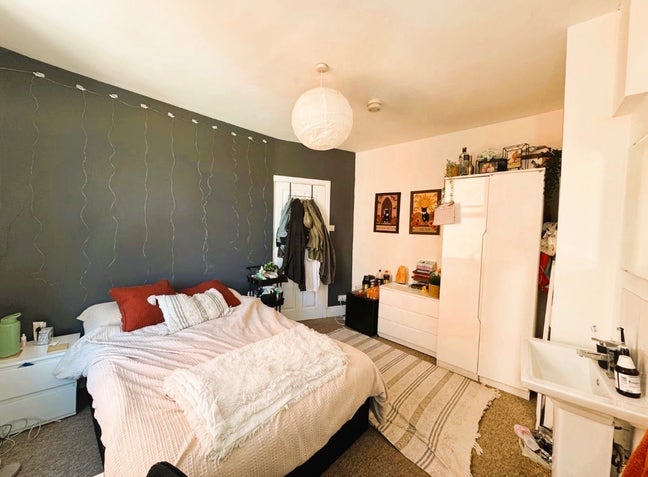 Room Available – Friendly 5-Bed Student House 🏡✨ Main Photo