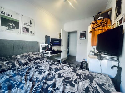 Large Double Room in London Bridge Main Photo