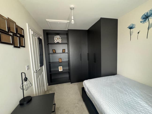 Beautiful Double Room Modern- 2Bed Terraced house Main Photo