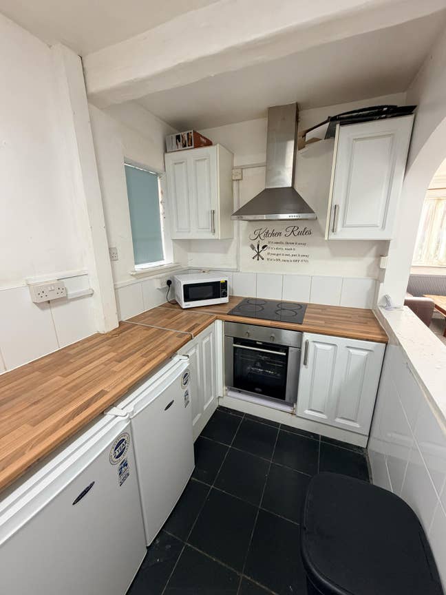3 bedrooms semi detached house close to City Centr Main Photo