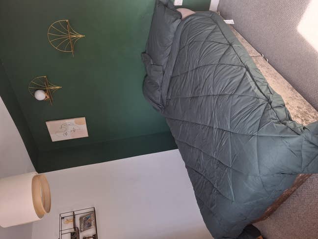 Room for rent in quite village location. Main Photo