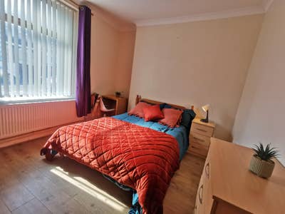 Furnished Rooms 🛏️ | Bills Incl | Close to M4 📍  Main Photo