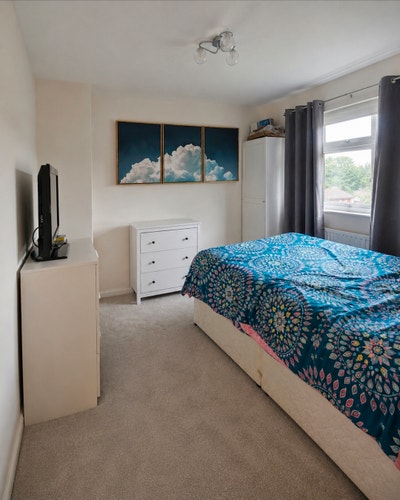 Spacious Double Room in Renovated Home - Bills Inc Main Photo