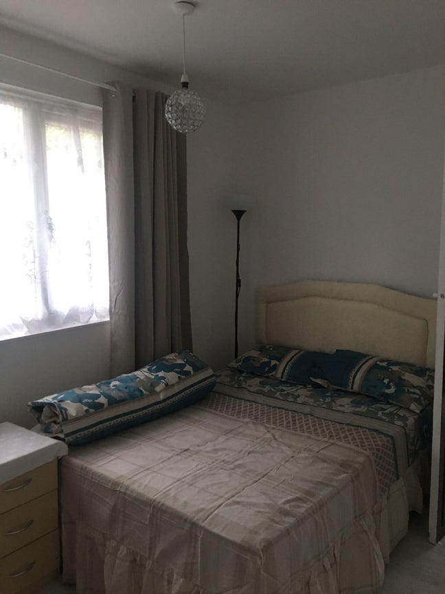 Lovely double bedroom clean house  Main Photo