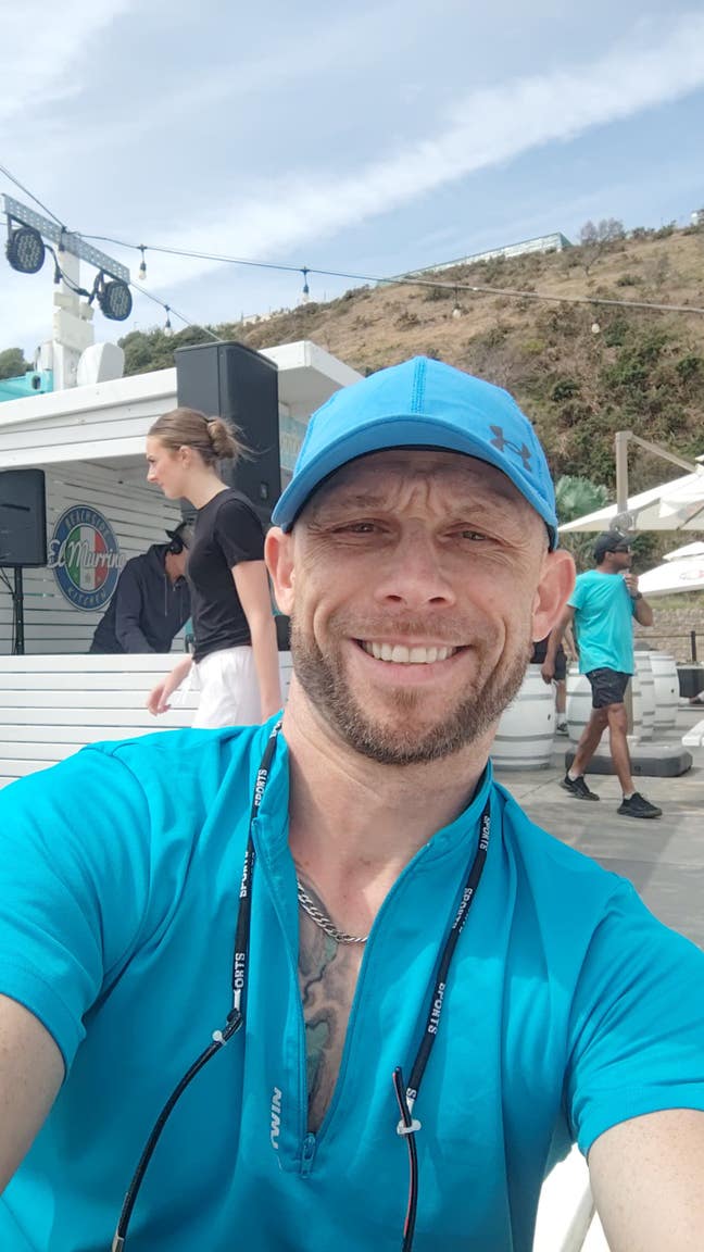 Professional Male seeks a double room Main Photo