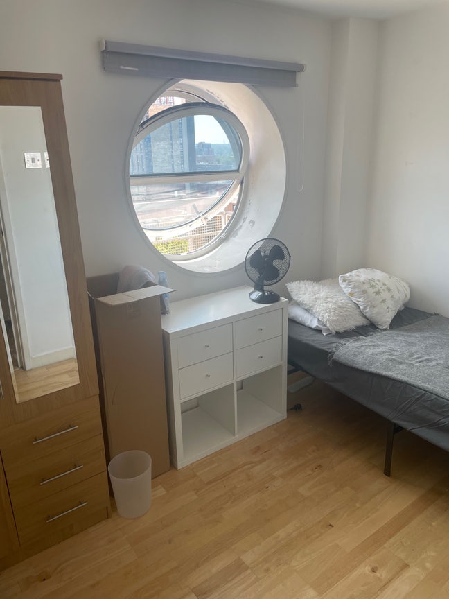 Single room in a beautiful flat in Surrey Quays Main Photo